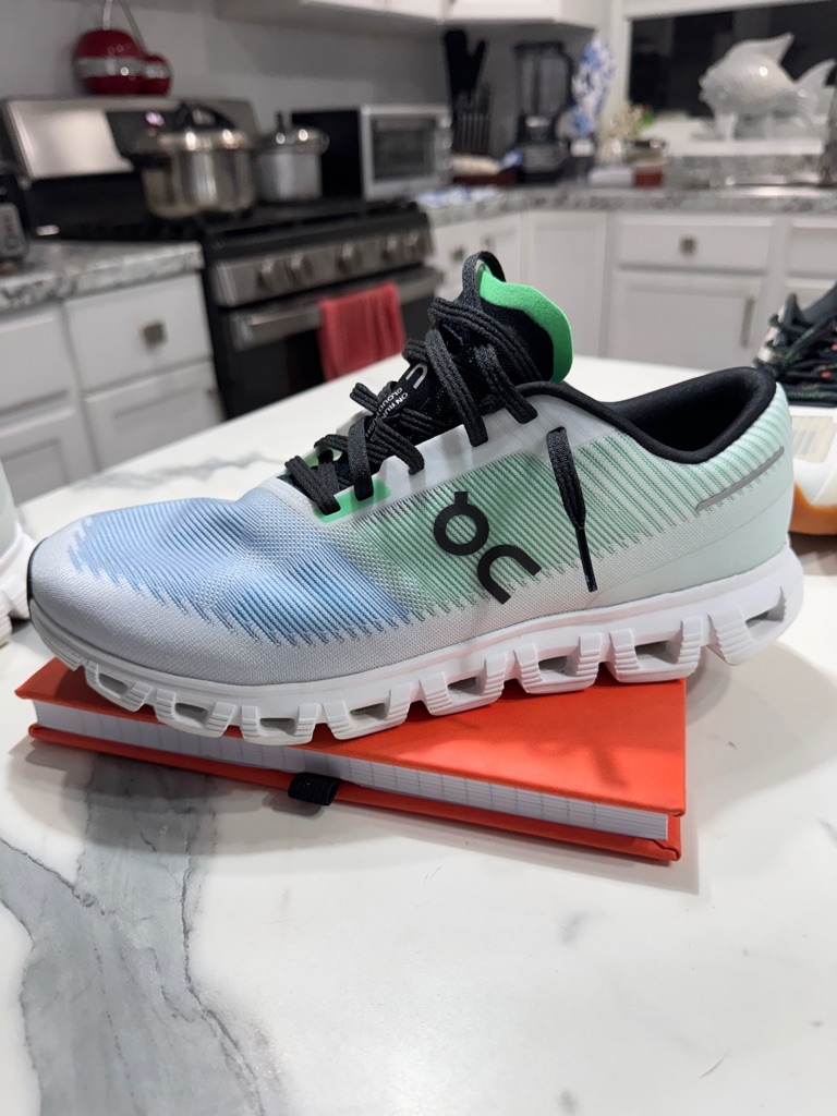 On Running Cloudswift Lightweight Gradient Running Shoe - White/Blue/Green